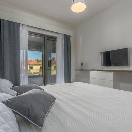 Apartment Spada Porec Bagian luar foto